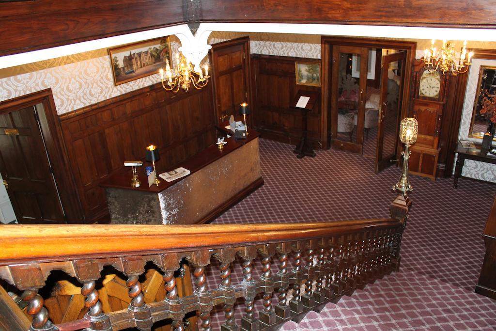 Oakwood Hall Hotel Bingley Buitenkant foto