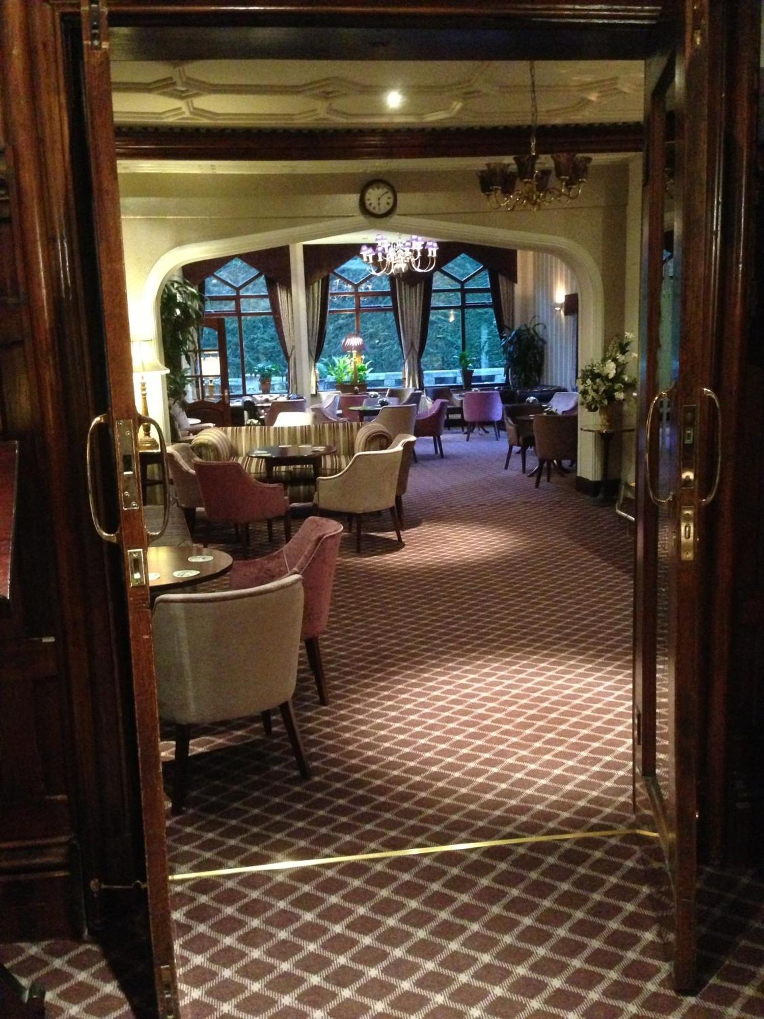 Oakwood Hall Hotel Bingley Buitenkant foto