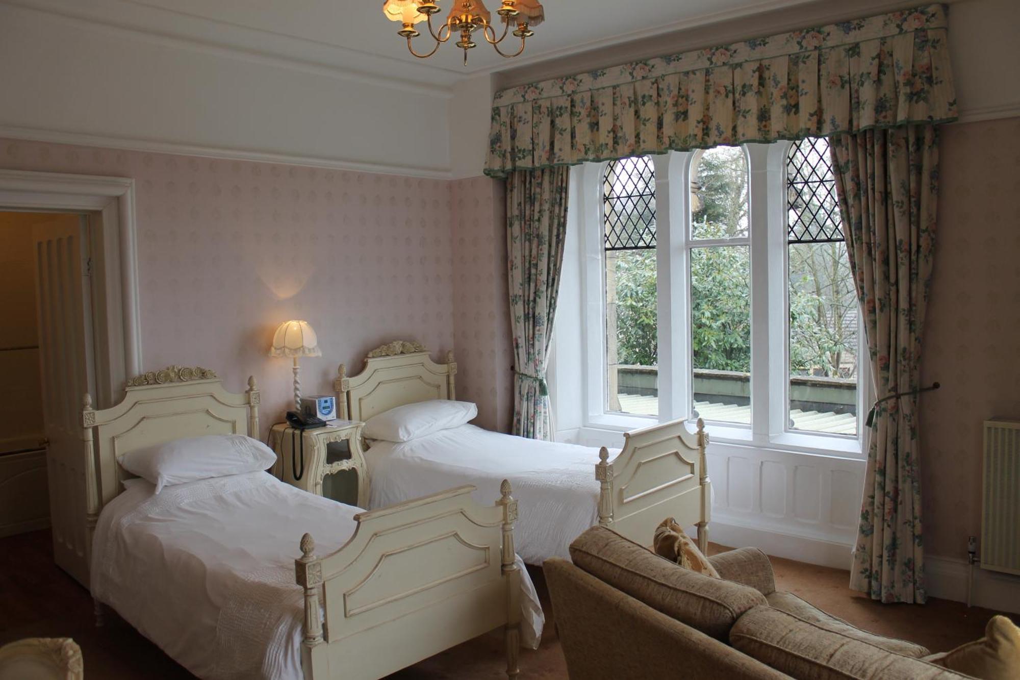 Oakwood Hall Hotel Bingley Buitenkant foto